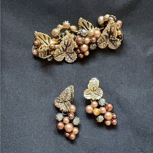 Flash sale Vintage Leaf and Pearl Jewelry Set $50